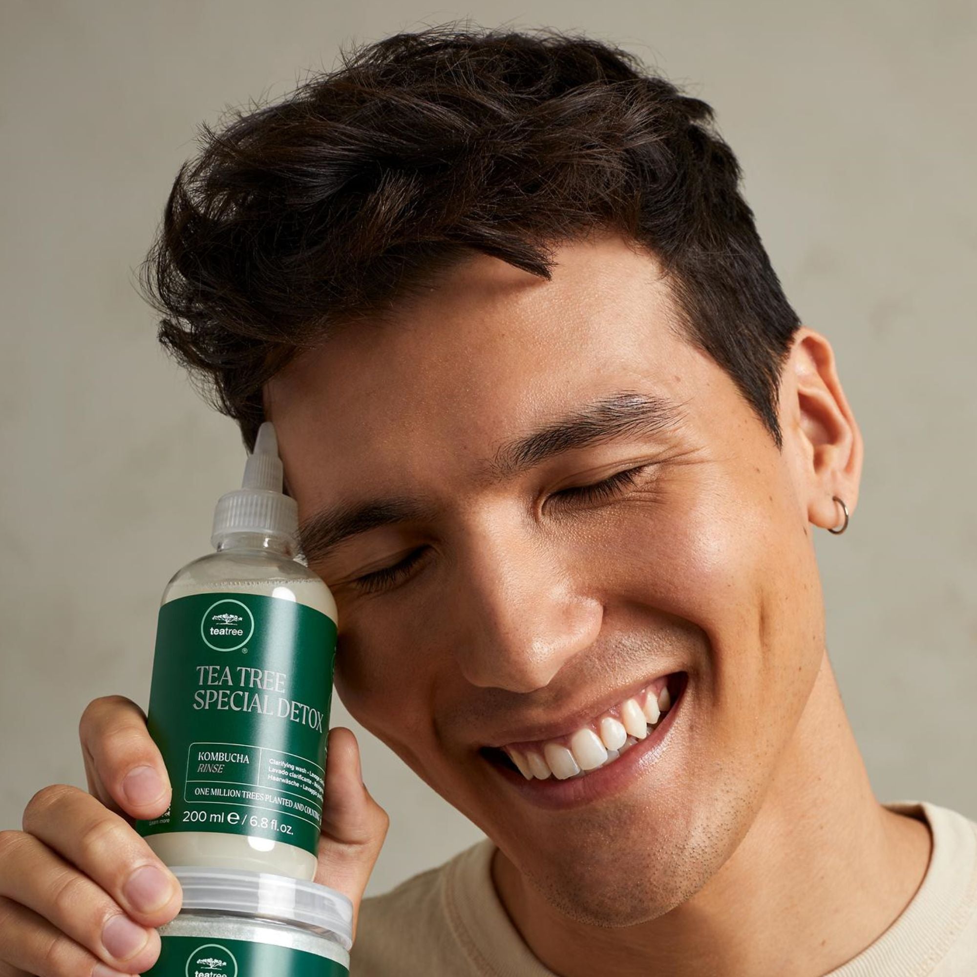 TEA TREE SPECIAL DETOX FOAMING SALT SCRUB - size 184 g